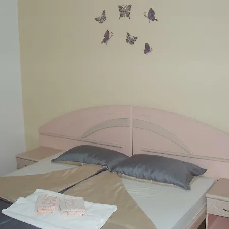 Celestina 6+2 Apartment *